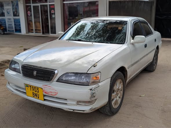 A picture of Toyota cresta on sale price 3 8M0753322015