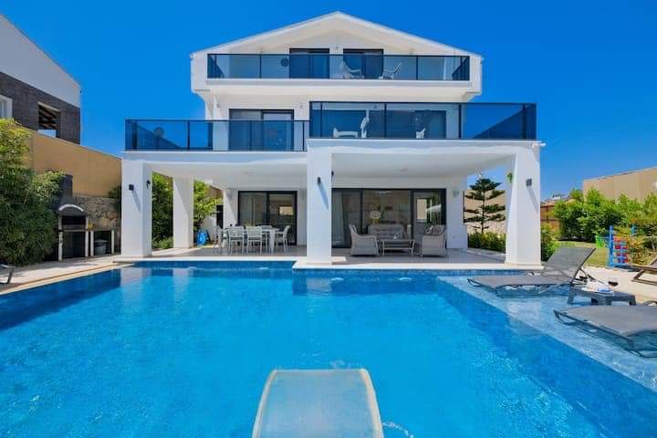 A picture of House villa for Rent masaki 0ysterbay luxury By Ebeneza kyoma