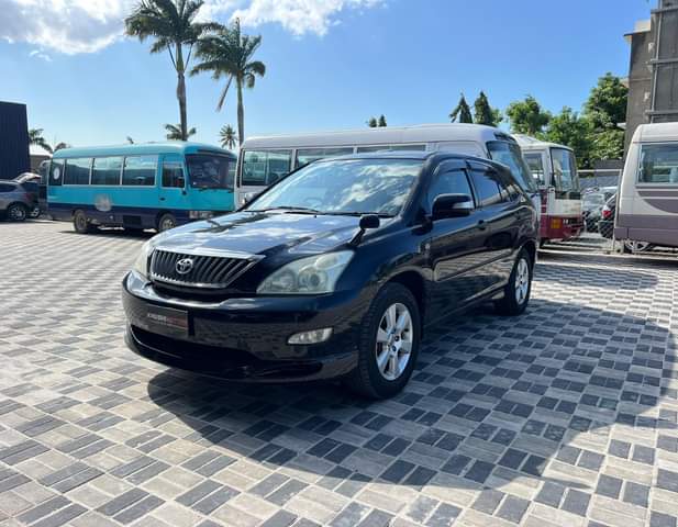 A picture of 2003 Toyota Harrier
