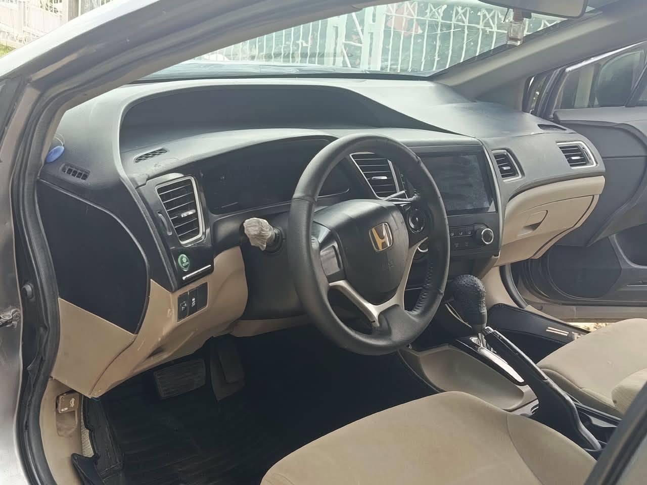 A picture of HONDA CIVIC 2014