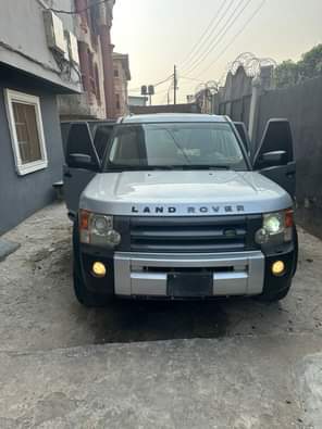 A picture of Clear Registered land Rover Lr3 V8 HSE AWD 2008 model