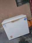 A picture of Mwenye bahati aje abebe friza litre 200 lak 330k tu