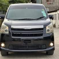 A picture of Toyota noah
