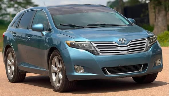 A picture of EXTREMELY CLEAN 2010 TOYOTA VENZA V6 KEYLESS ENTRY PRICE 11M
