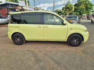 A picture of Sienta milion 5.8 Ipo mwanza Automatic Engine safi 0784857610 kama_una_uza_gari_lako_nitumie