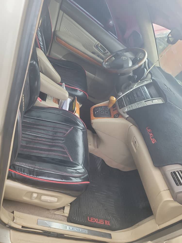 A picture of Neatly Used Rx330 with untempered engine and gearbox working well