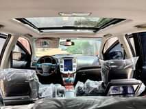 A picture of Lexus RX 330