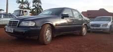 A picture of 2000 Mercedes Benz C200