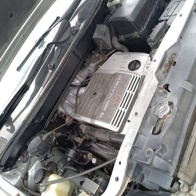 A picture of Lexus RS 300