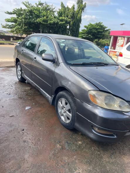 A picture of Awoof Toyota Corolla 2005