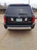 A picture of Honda pilot 2004
