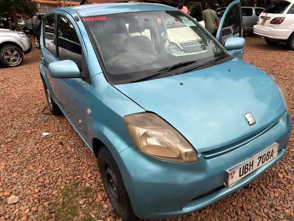A picture of Toyota passo