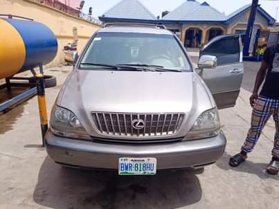 A picture of Lexus RX300 2002 Model