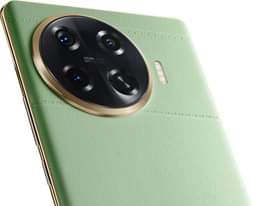 A picture of TECNO SPARK 20pro 256GB Rom 16GB Ram Edged