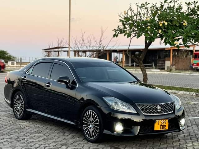 A picture of Toyota crown