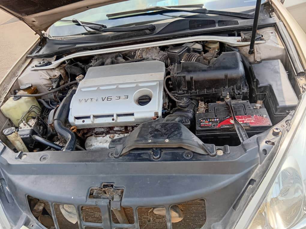 A picture of Es 300 Everything working perfect both Engine and Gear AC