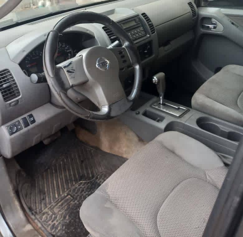 A picture of 08133920452 Nissan Frontier 2006 Painted Engine Gear and Ac are
