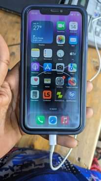 A picture of Iphone 11 gb 128