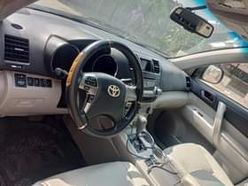 A picture of Dealers cars Toyota Highlander 2011 model Needful to fix are