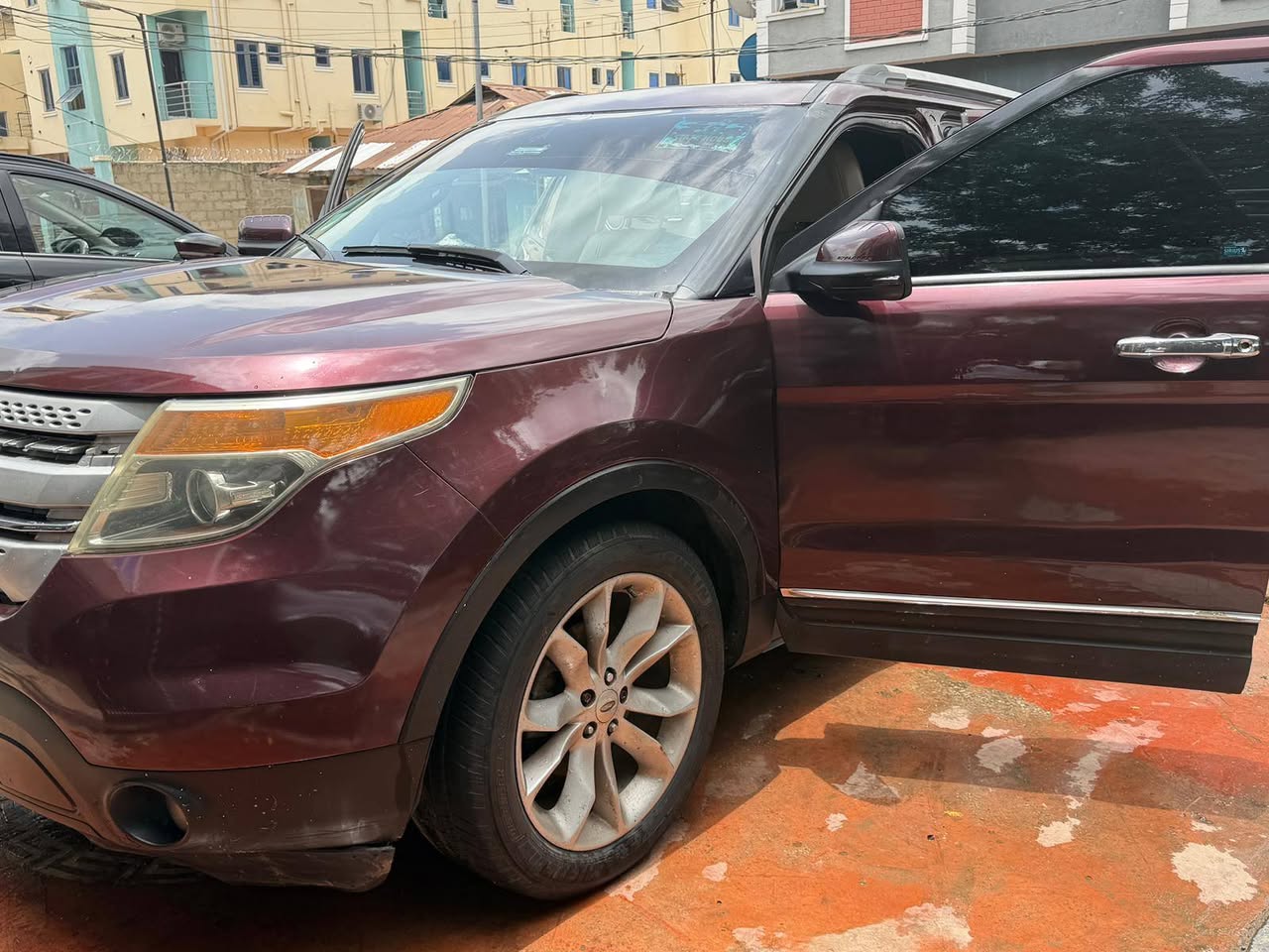 A picture of FORD EXPLORER 2014 FULL OPTION N7 5m