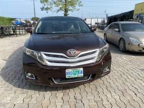A picture of Toyota venza 2011 model first body flash full option paranormic