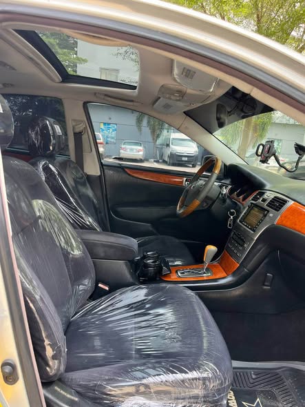 A picture of Lexus ES330 2005 Nigeria used