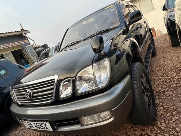 A picture of Landcruiser petrol 55m 0772864632