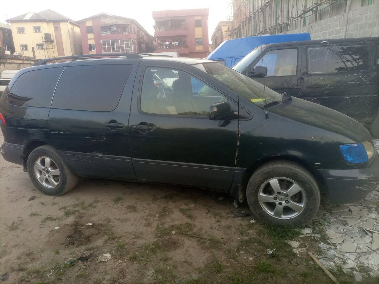 A picture of 2000 Toyota sienna