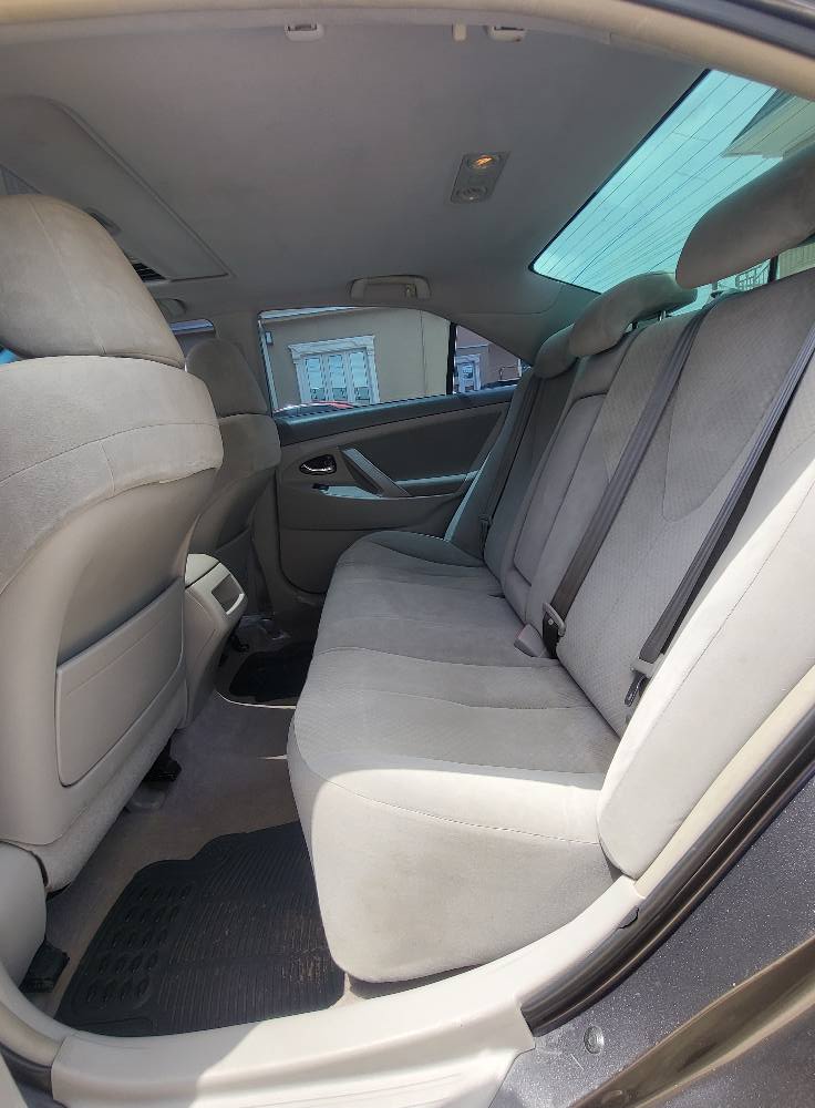 A picture of 2009 Foreign used Toyota Camry Le.