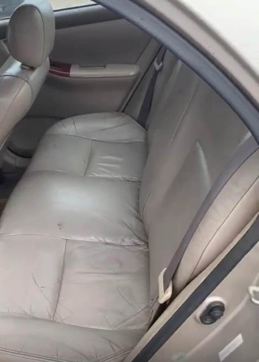 A picture of Toyota Corolla 04
