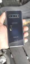 A picture of Samsung s10