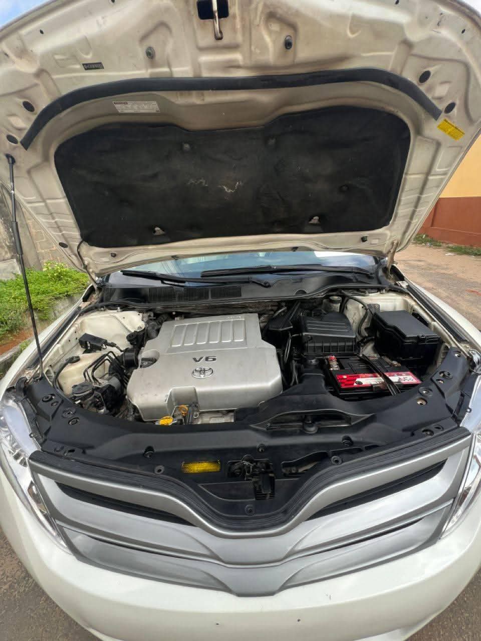 A picture of 2012 Toyota venza