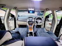 A picture of TOYOTA HARRIER 0743434715