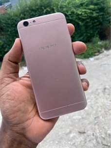 A picture of Oppo a57