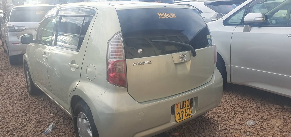 A picture of Toyota paso yr 2008