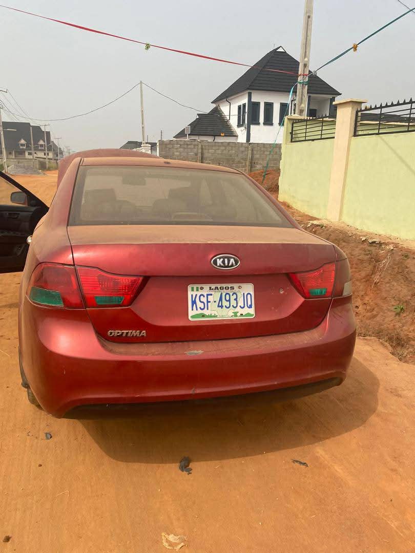 A picture of 2010 Kia optima