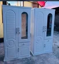 A picture of Nauza makabat mapya ya nguo milango 2 bei 260 000