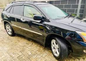 A picture of Lexus Rx330