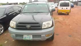 A picture of Toyota 4RUNNER