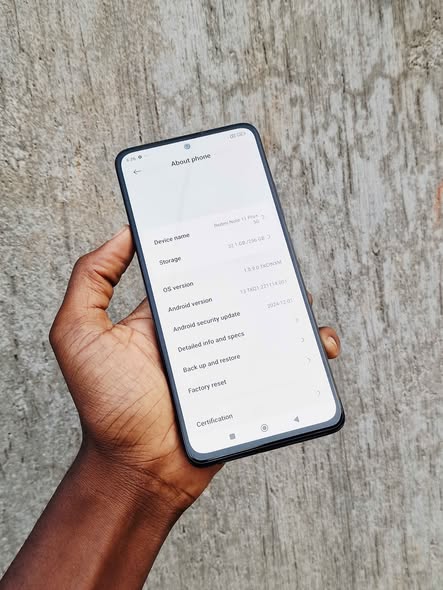 A picture of Redmi note 11pro 5G