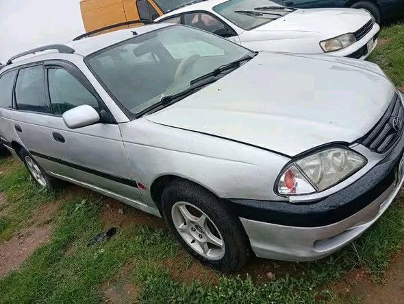 A picture of TOYOTA AVENSIS MANUAL