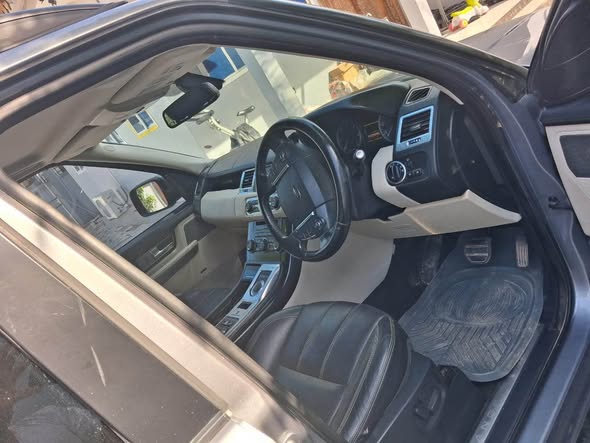 A picture of RANG ROVER SPOT MODEL 20011