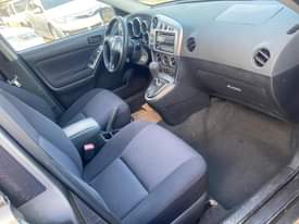 A picture of Pontiac Vibe 05