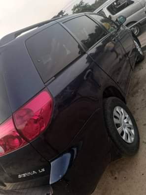A picture of Toyota Sienna 2006 model Port Harcourt All is perfect 3