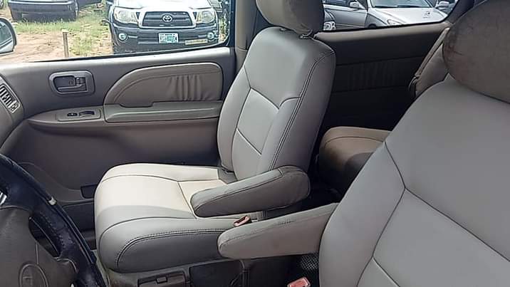 A picture of Toyota siennia