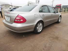 A picture of Belgium standard Firstbody Mercedes Benz e350 2008 model with duty
