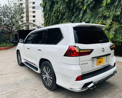 A picture of Lexus LX570
