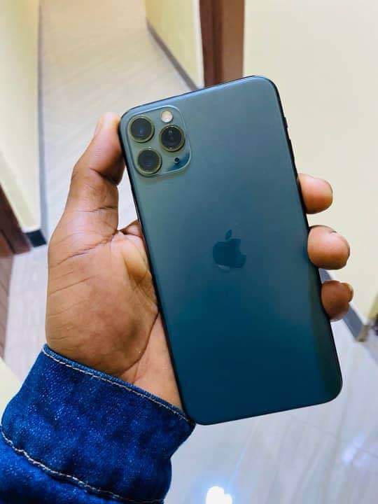 A picture of iPhone 11 Pro Max 256gb Bh94 Face Call 0758545834 Price