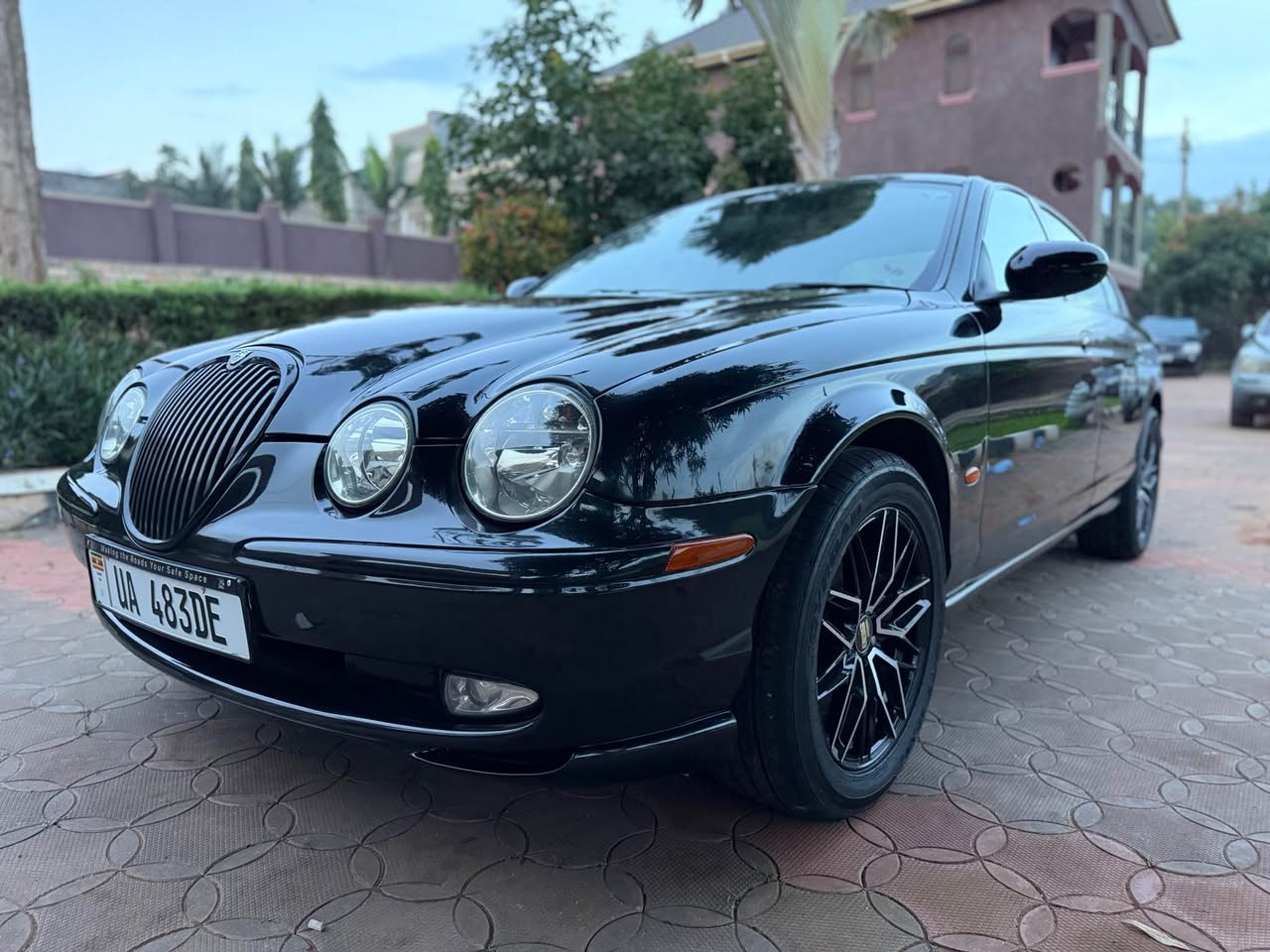 A picture of Jaguar S type