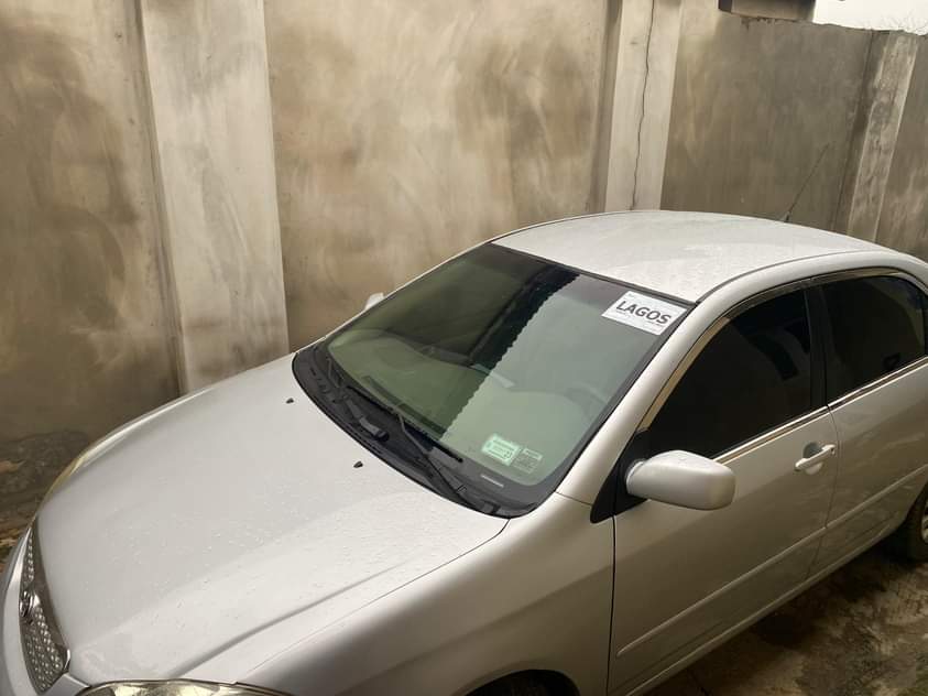 A picture of 2005 Toyota corolla
